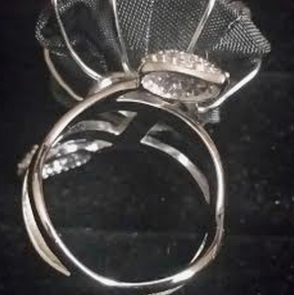 NWT Gen. White Topaz, Blk Metal SS Ring - Picture 4 of 8